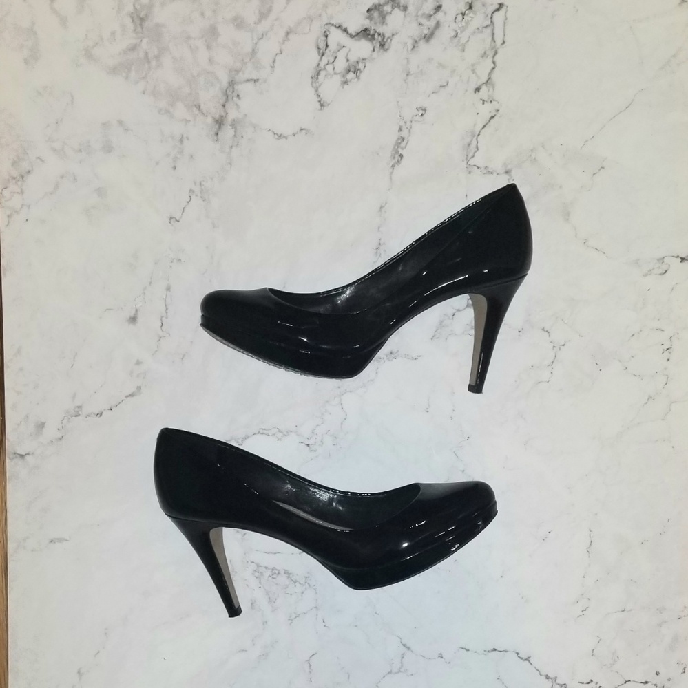 [Vince Camuto] "Zella" Black Patent Leather Heels - Picture 7 of 8